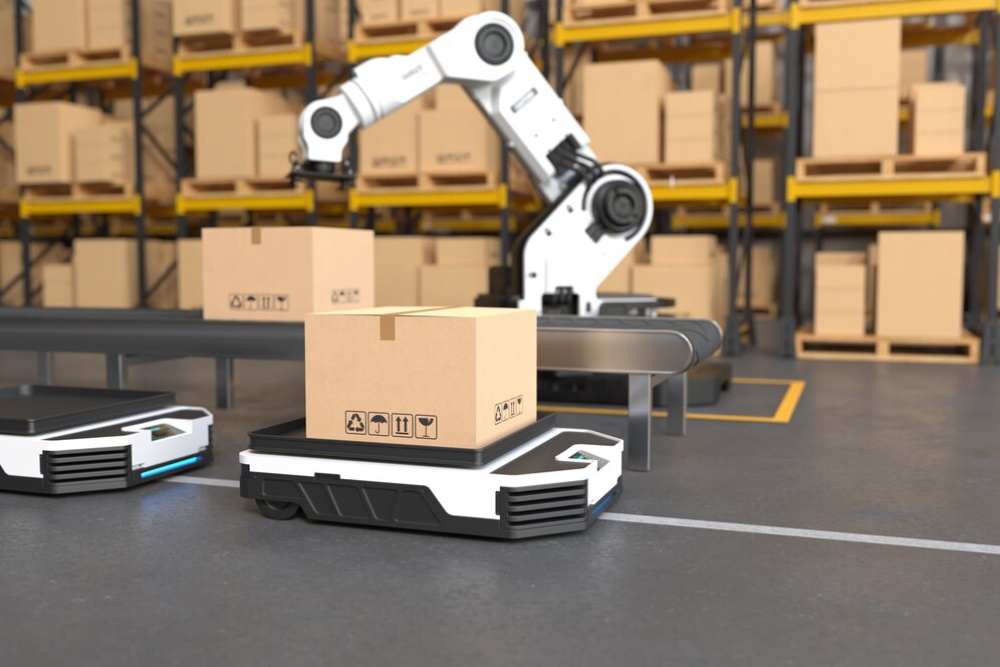  Automated warehouse scene with a robotic arm and AGVs (Automated Guided Vehicles) transporting cardboard boxes.